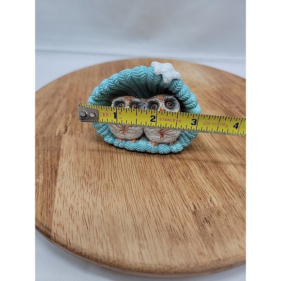 Resin Owl Figurines Inside A Winter Hat Decor - Picture 7 of 7